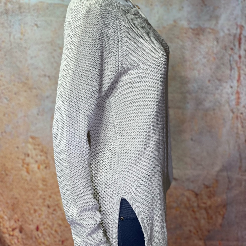 Sweater - Picture 3 of 4